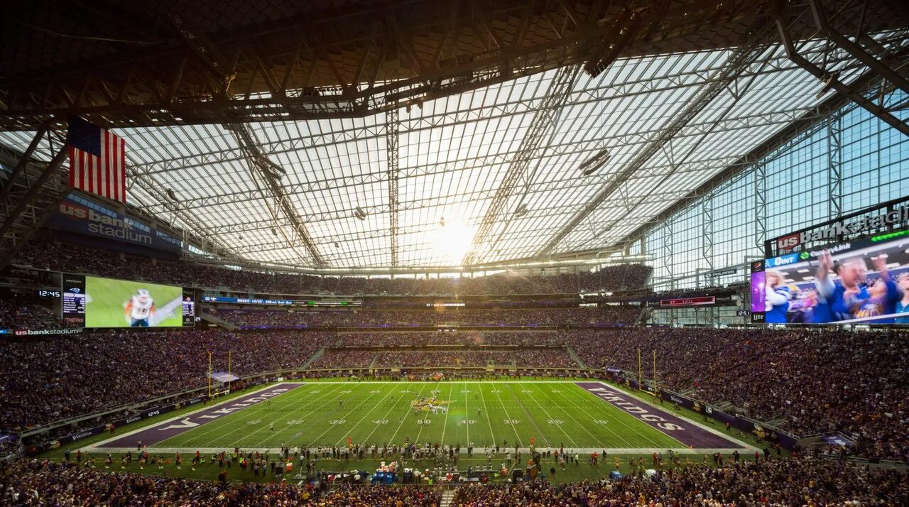 Стадионы америки. Стадион Миннесота Викингс. Us Bank Stadium Minneapolis. Мейтфлей Стэдиум стадион США. ЮРТЕК Стэдиум Сендай.