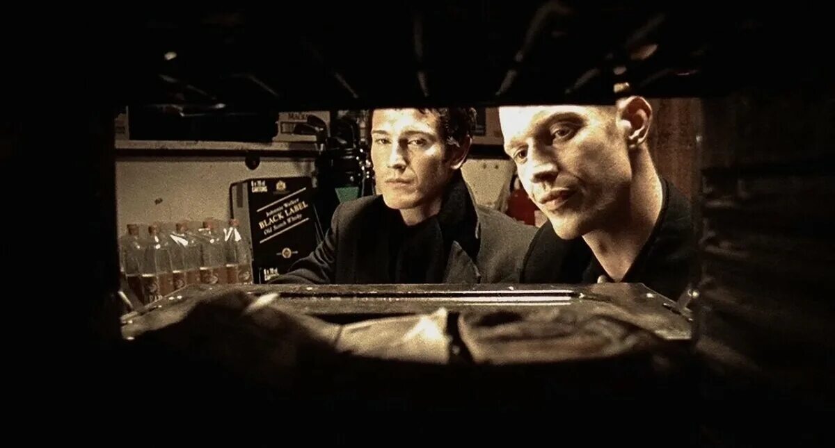 карты, деньги, два ствола фильм 1998. карты деньги два ствола без рекламы. карты деньги 2 ствола. карты, деньги, два ствола (1998). гай ричи карты деньги два ствола.