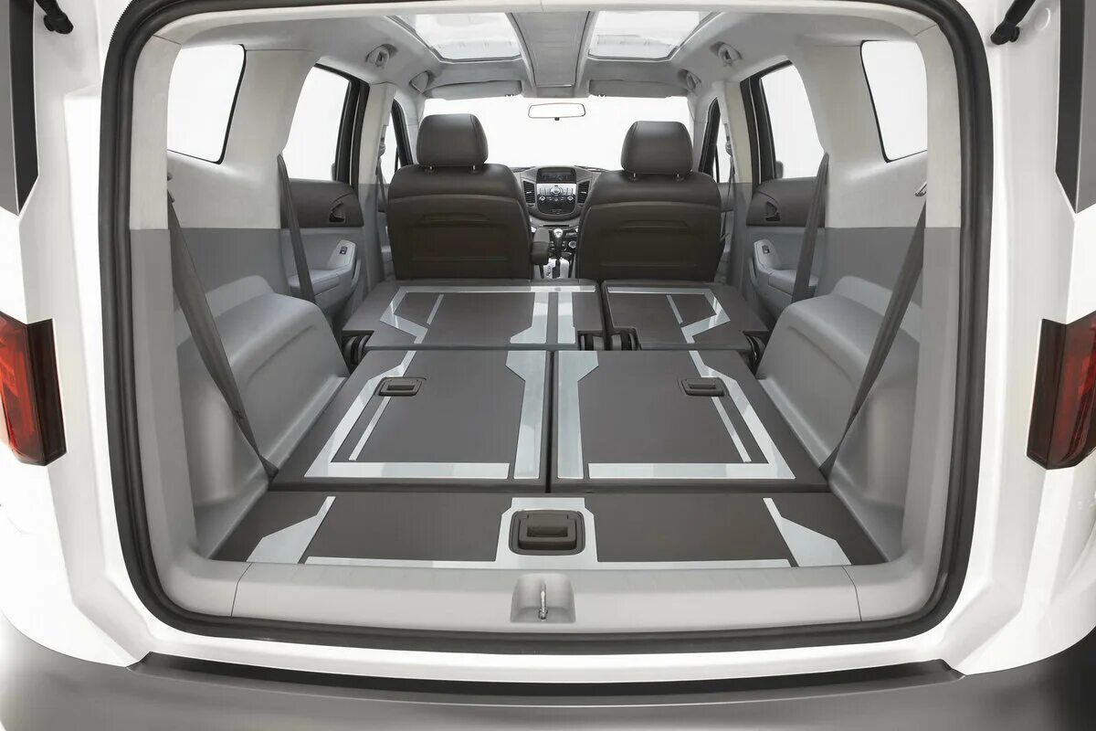 Фольксваген туран 7 местный багажник. Chevrolet orlando 2. Minivan toyota sienna. Mitsubishi pajero 7 мест. Chevrolet traverse 2020.