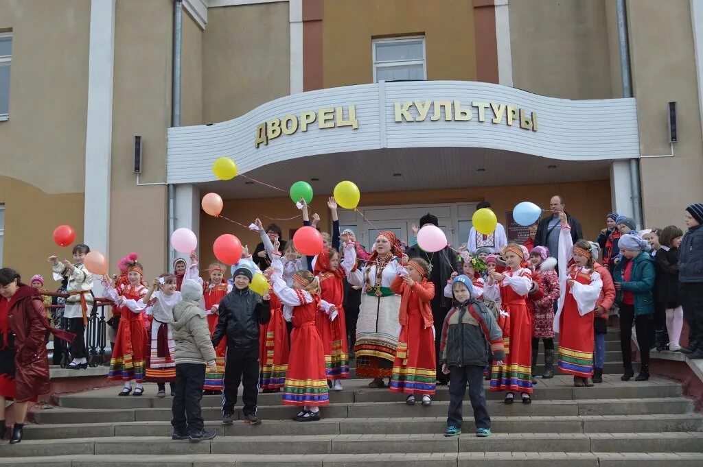 Погода в красном белгородской на неделю. Красное Белгородская область Красненский район. Красное Красненский район школа. Красненская ДШИ Белгородская область. Красненская ДШИ Красненского района.