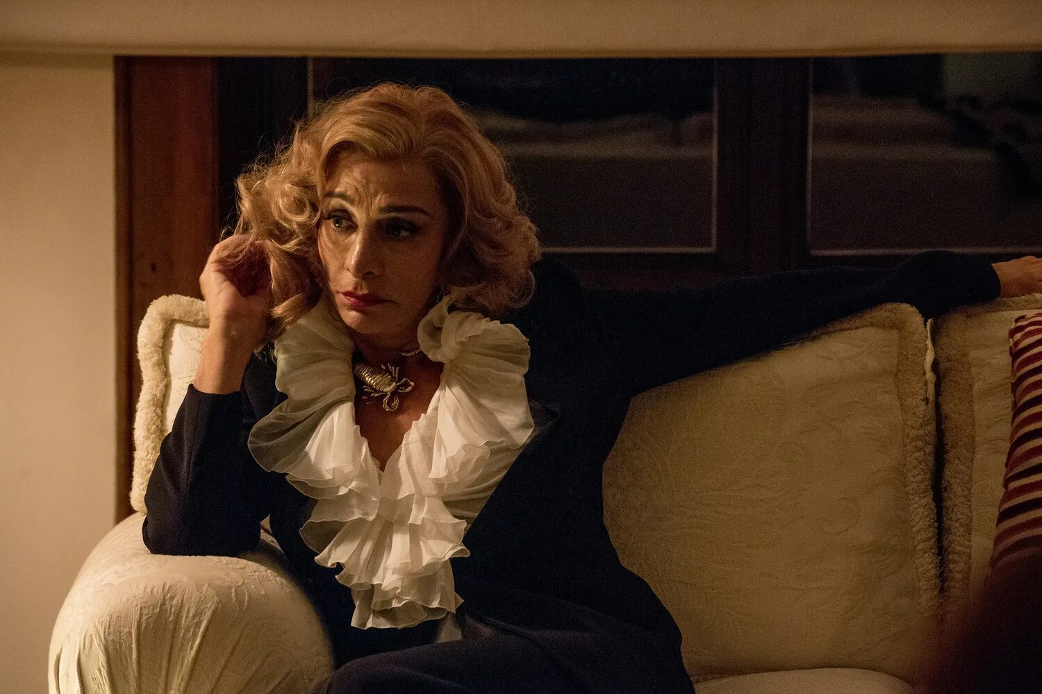 Лоро. Loro фильм 2018. лоро 2018. лоро 2019 фильм. елена софия риччи в фильме лоро.