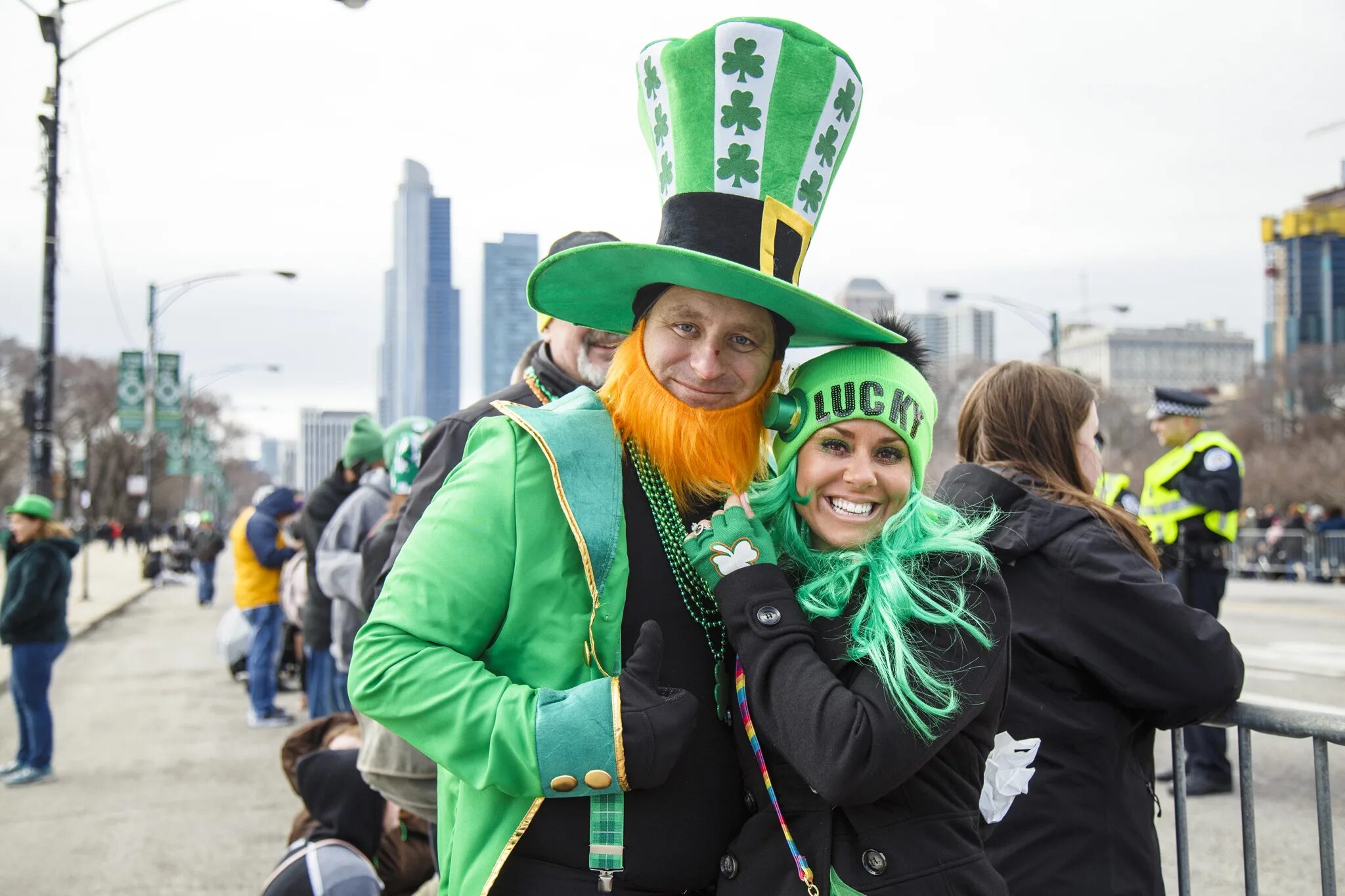 Святой патрик спб. Зеленая река в Чикаго на день Святого Патрика. St Patrick's Day Parade 2022. День Святого Патрика в Ирландии зеленые реки. Праздник Святого Патрика в Чикаго.