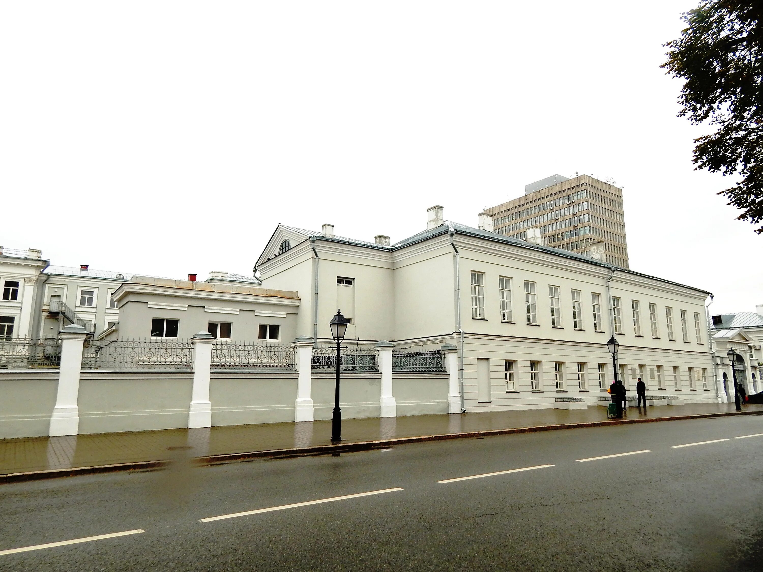 Особняк даттана памятники архитектуры владивостока. Музей лобачевского кфу. Домик ректора. Особняк даттана владивосток. Бывший ректорский дом.