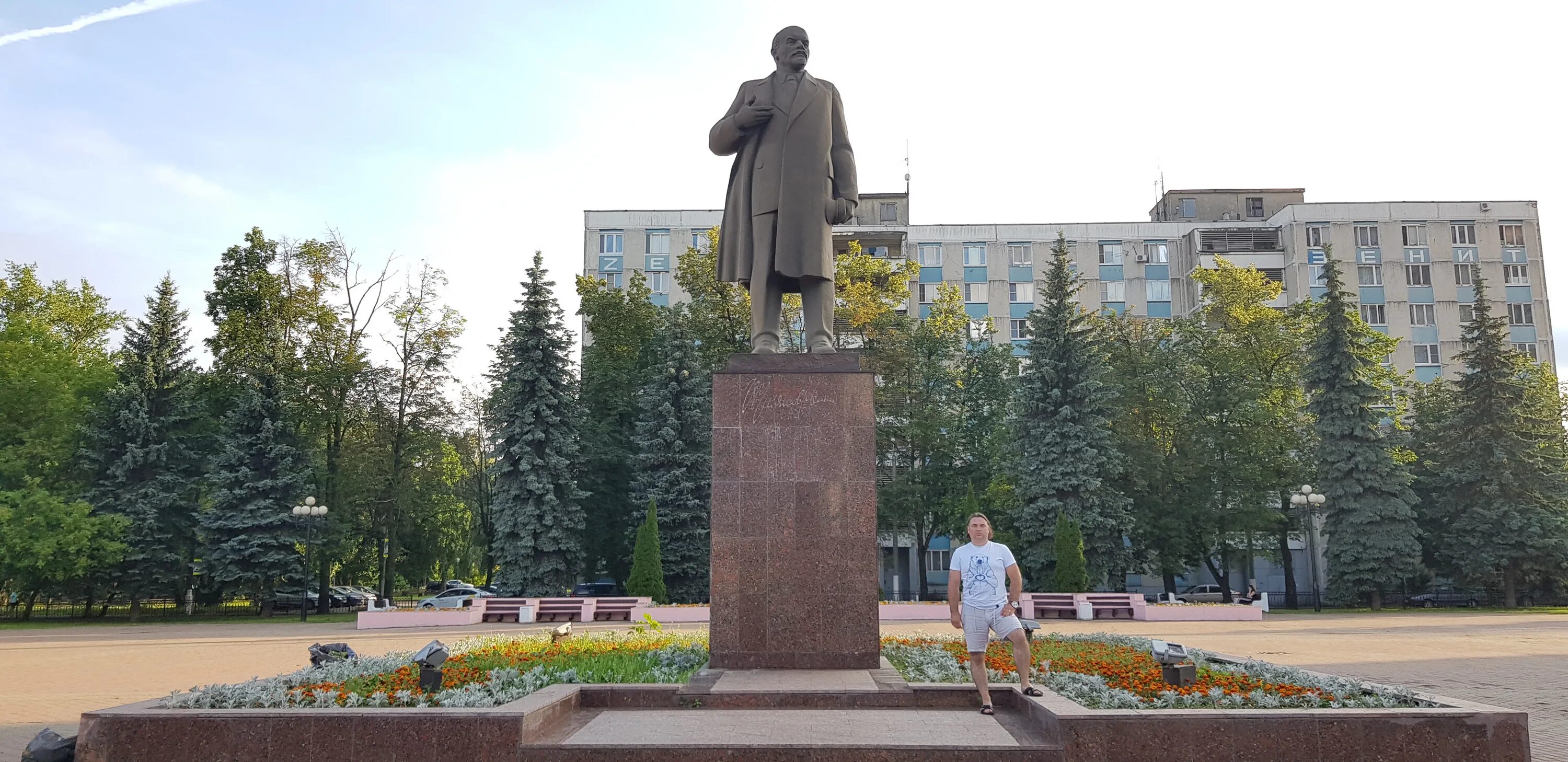 Чкаловский ленина. Памятник Ленину в Красногорске. Нахабино памятник Ленину. Памятник Владимиру Ильичу Ленину Кумертау.