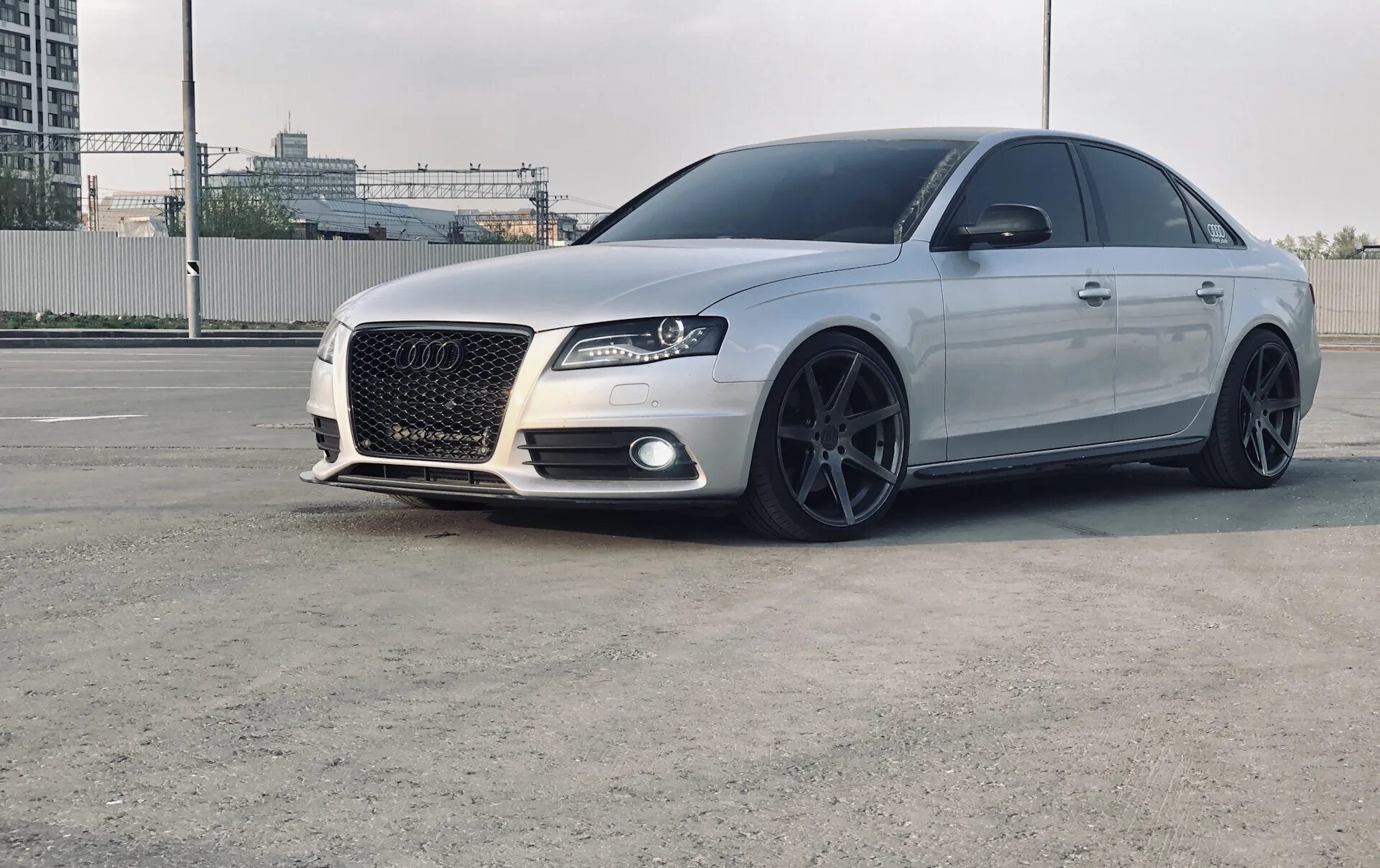 Б 8 4б. Audi a4 b8. Audi a4 b8 Wheels. Диски Ауди а4 b8. Audi a4 b8 белая.