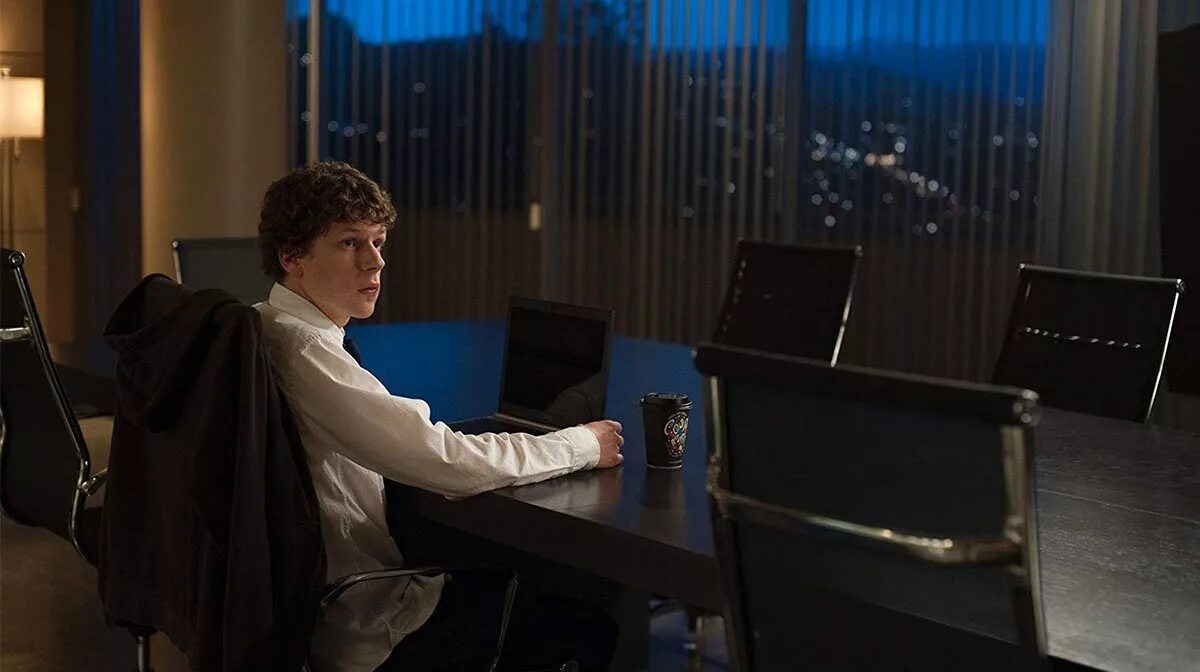 X social network. Джесси айзенберг the social network. социальная сеть 2010 джесси айзенберг.