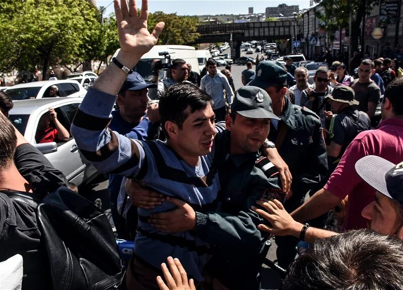 Поступи армения. Протесты в Европе. Протесты в Турции. Пашинян человек Сороса.