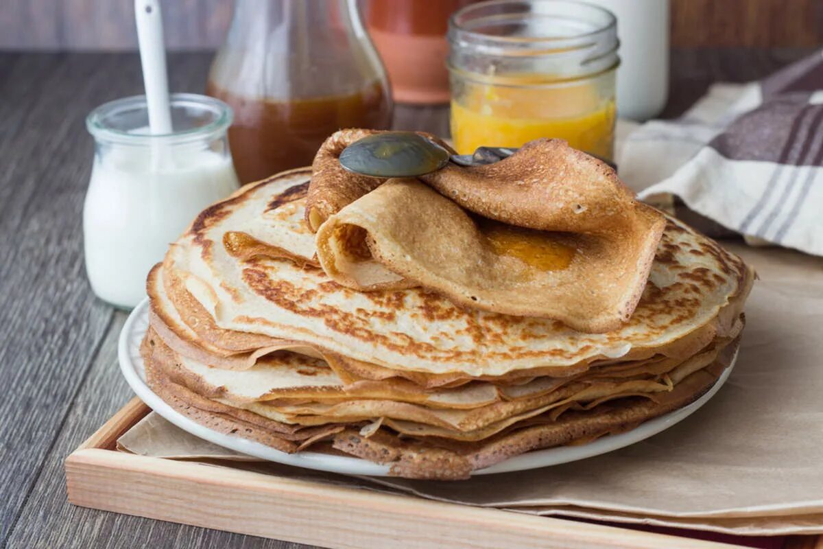 Необыкновенно вкусные блины. Блины. масленица. блины. вкусные блины. блины фон.