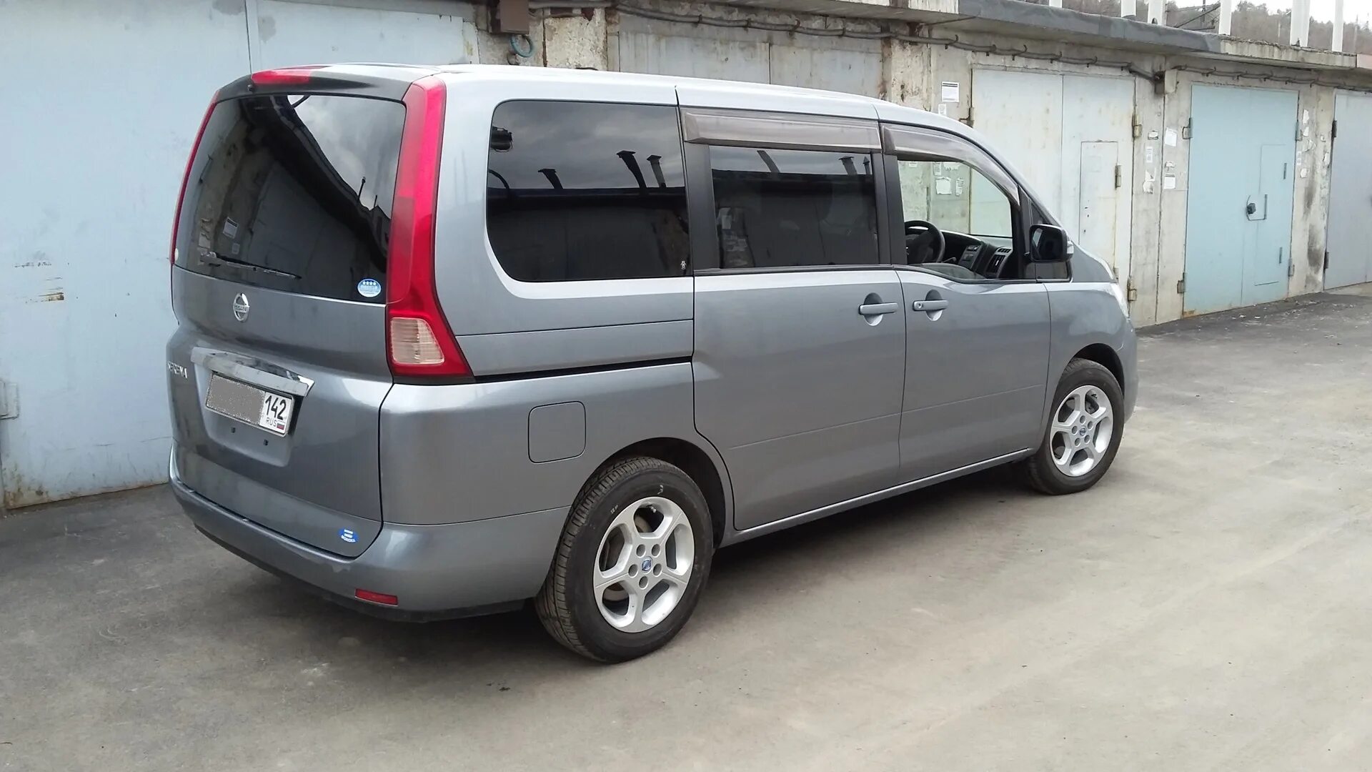 Вд 2010. Nissan serena 2010. ниссан серена 4вд. ниссан сирена 4. ниссан серена тс 24 2002.