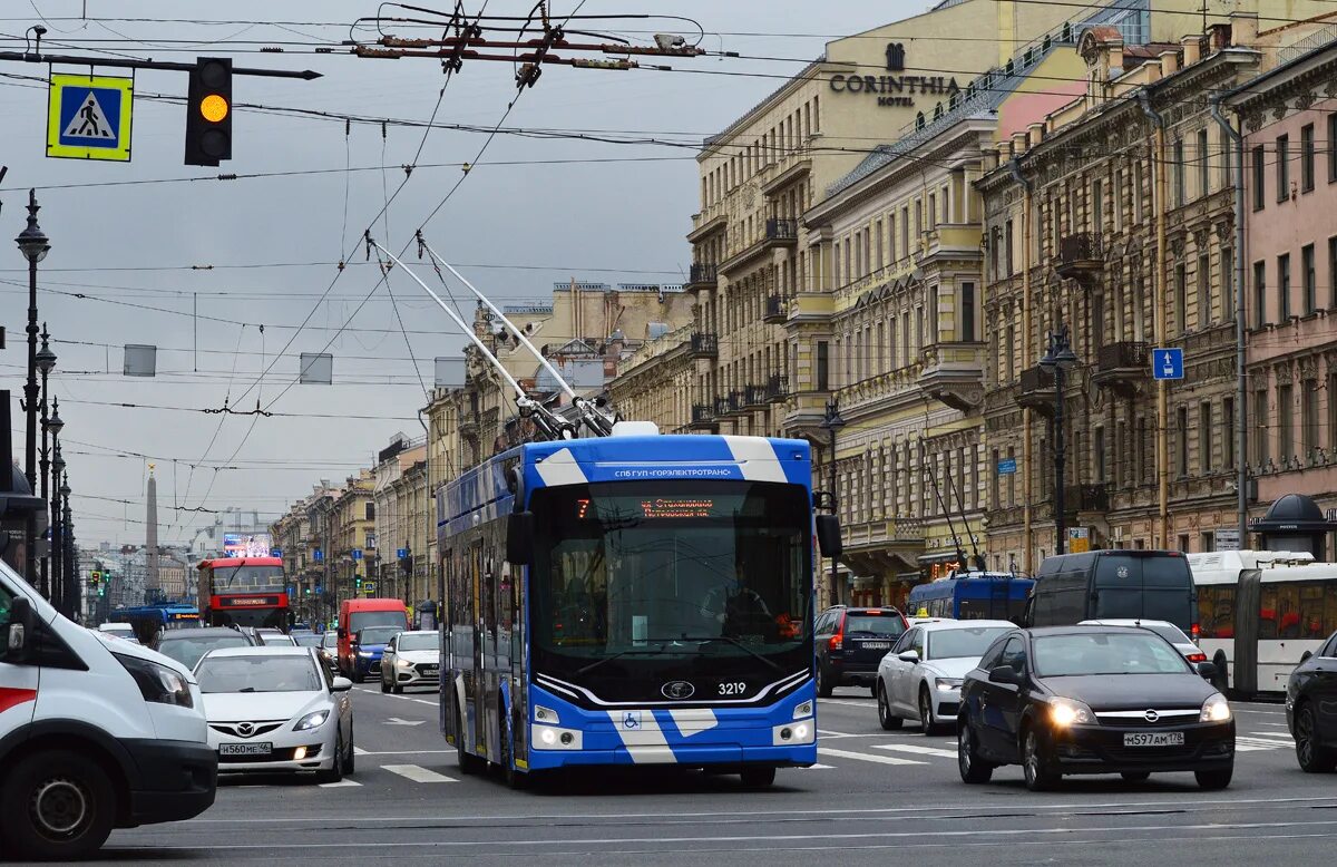 Троллейбус на Невском проспекте. Транспорт Питера. Изменение транспорта спб