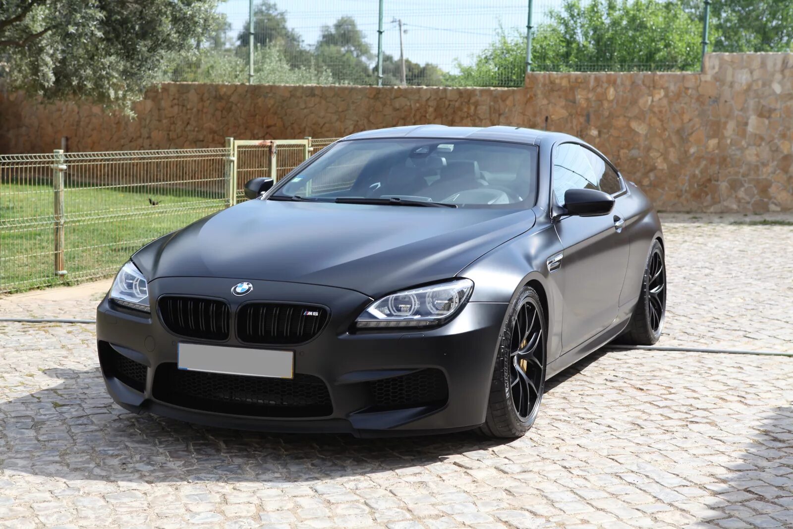 Bmw черная матовая. BMW m6 черная. BMW m6 купе. BMW m6 Coupe Black. БМВ 6 купе черная.