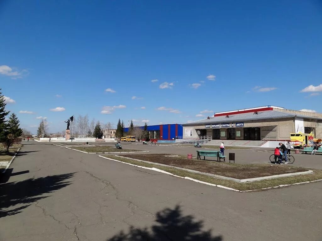 Таврическое городское поселение. Пгт. Рп таврическое. Достопримечательности таврического района омской области. Площадь победы в таврическом районе омской области.