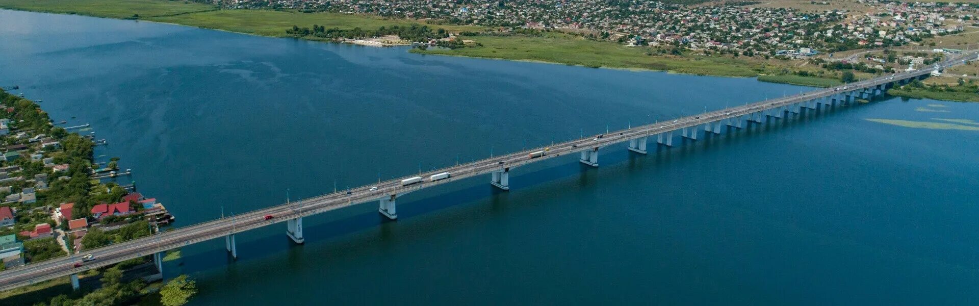Антоновский мост херсон. Дарьевский мост херсон. Шлюзы северо крымского канала в новой каховке. Мост канал херсон. Железнодорожный мост в херсоне.