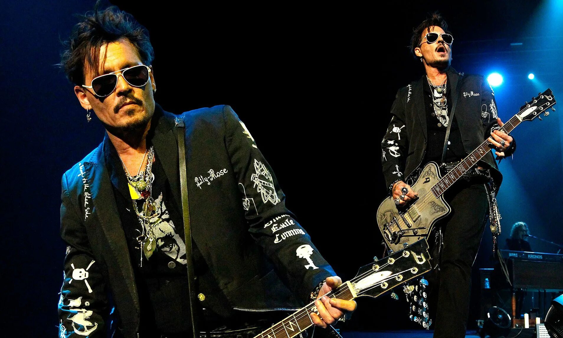 Группа hollywood vampires состав. Джонни депп рокер. Джонни депп с гитарой. Джонни депп музыкальная группа. Jeff beck & johnny depp - 18.