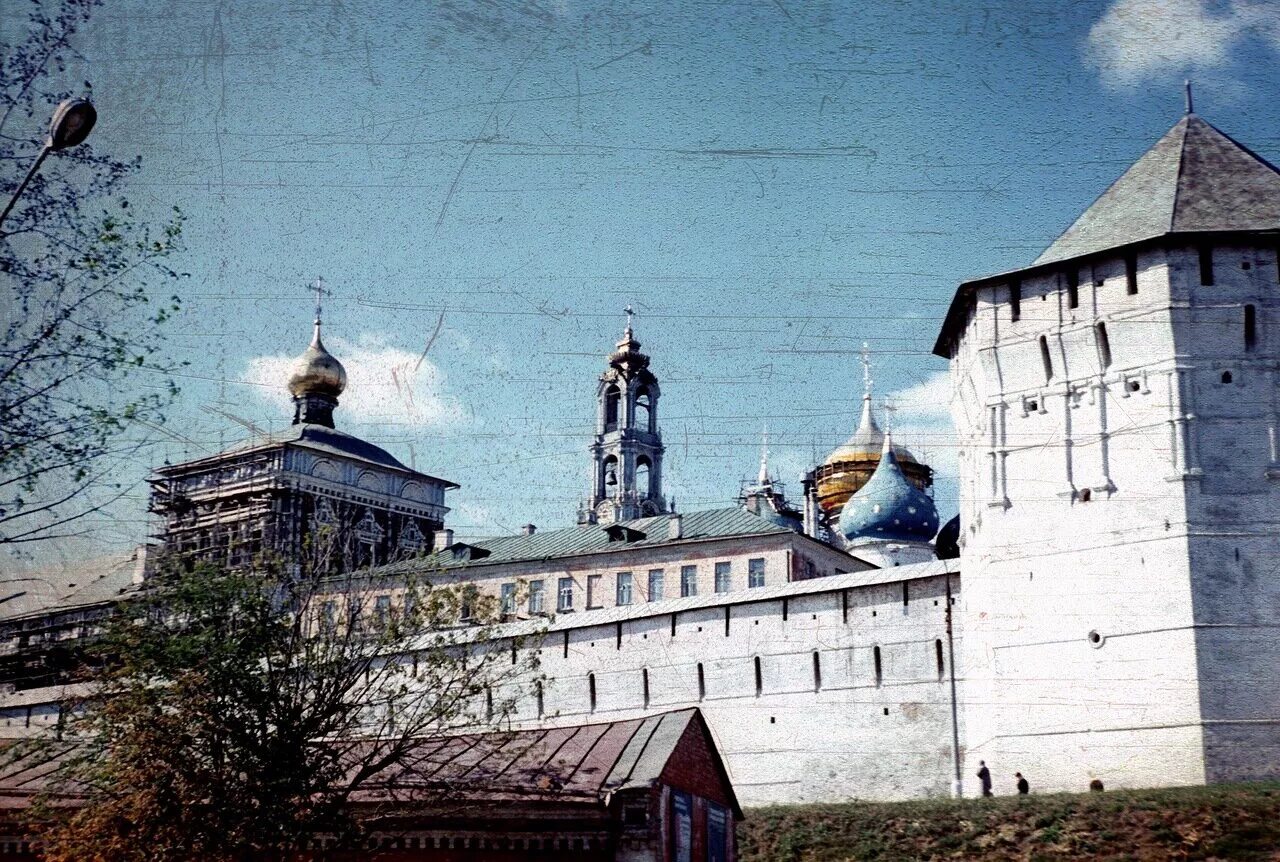 Старый загорск. Загорск переименован в сергиев посад в каком году. Загорск троице-сергиева лавра. Как называется загорск. Загорск кремль.