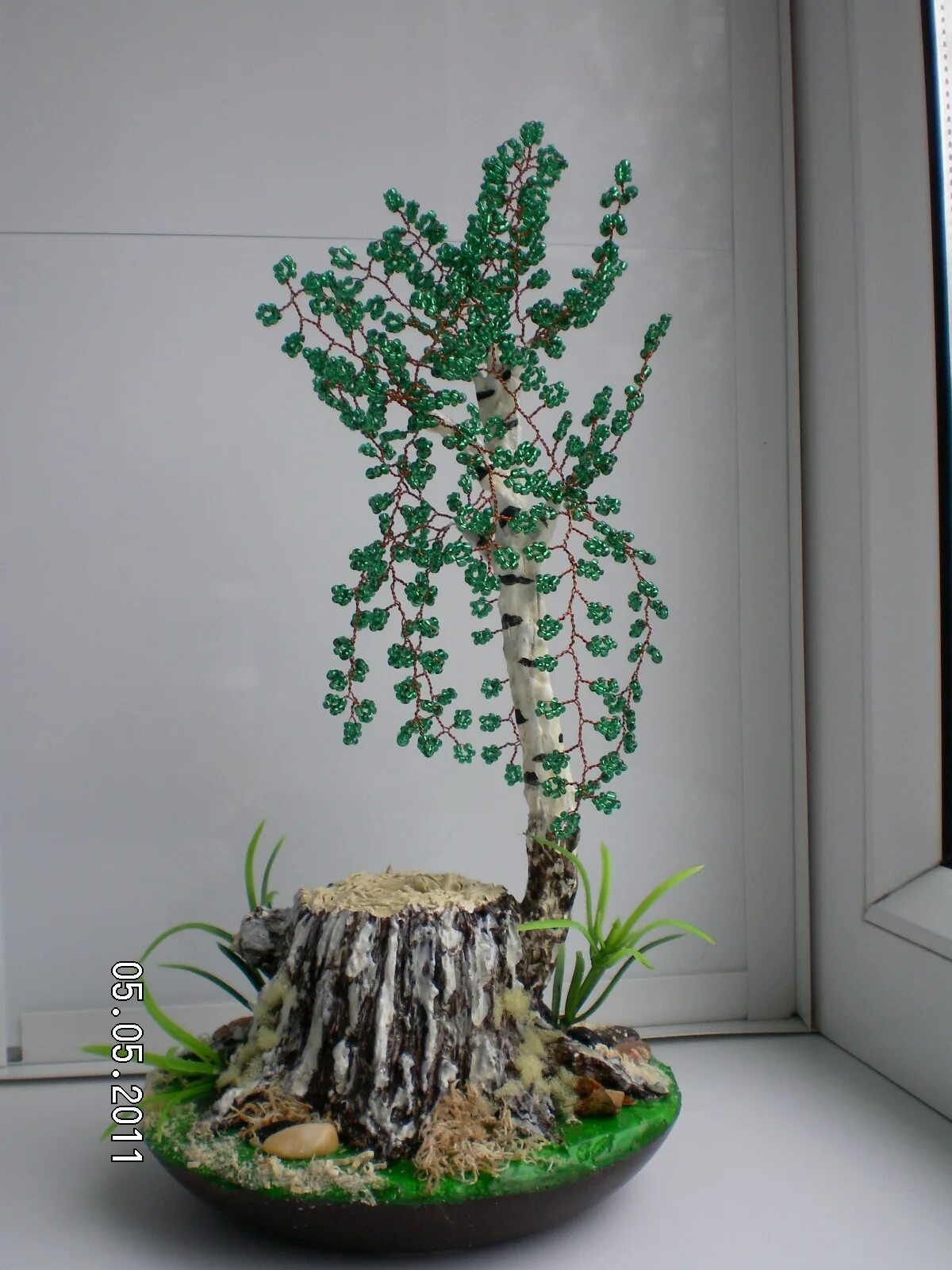 Поделка береза. Березка из бумаги. Бисерное дерево береза. Поделка березка. Поделка береза.