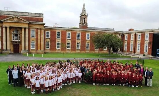Католическая школа томск. Роял рассел. Royal education. Католическая школа томск. Royal school england.