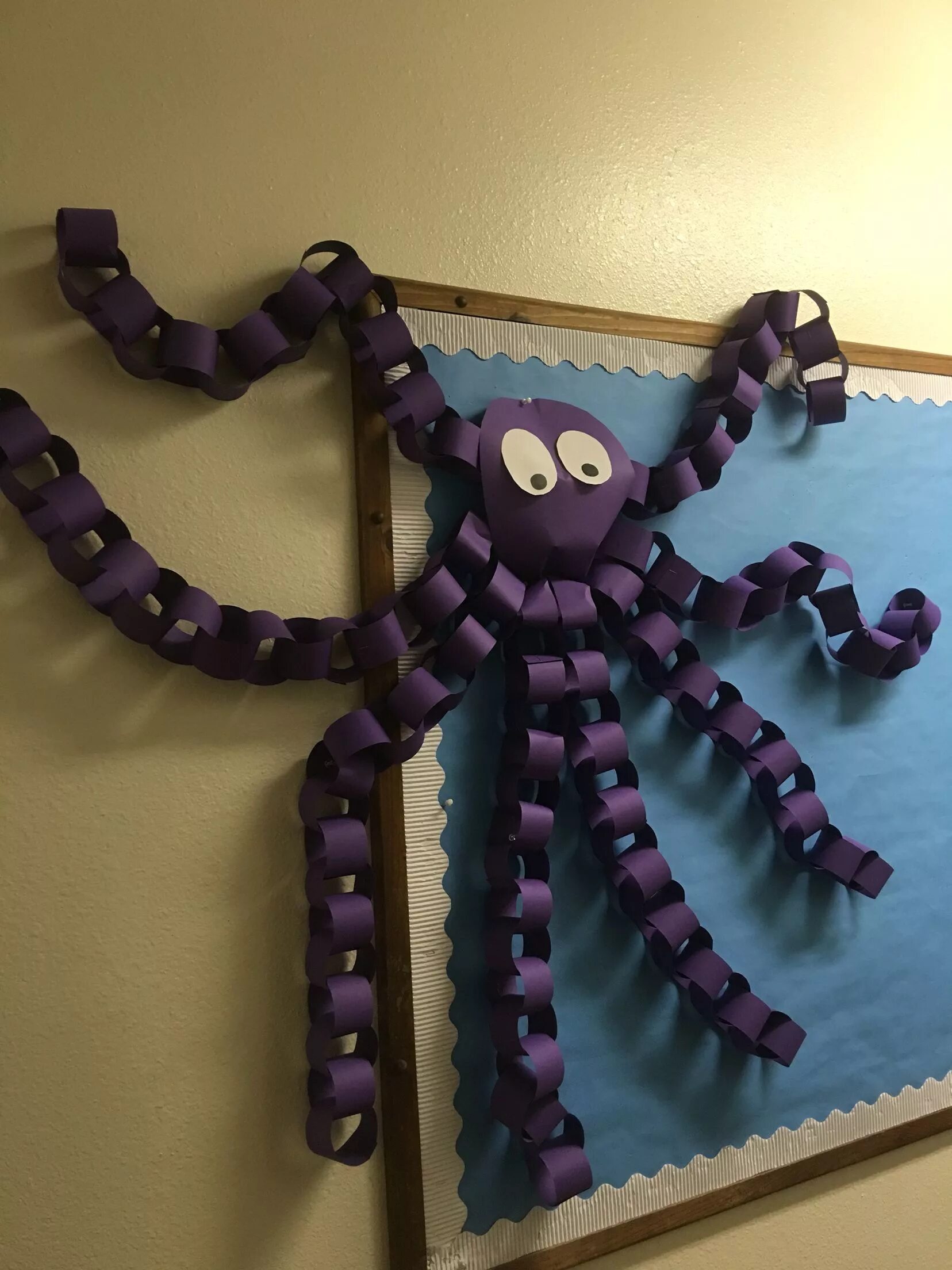 Как сделать осьминога из бумаги. Осьминог из бумаги. Поделка осьминожка из бумаги. Осьминожка из втулки. Как сделать осьминога из бумаги.