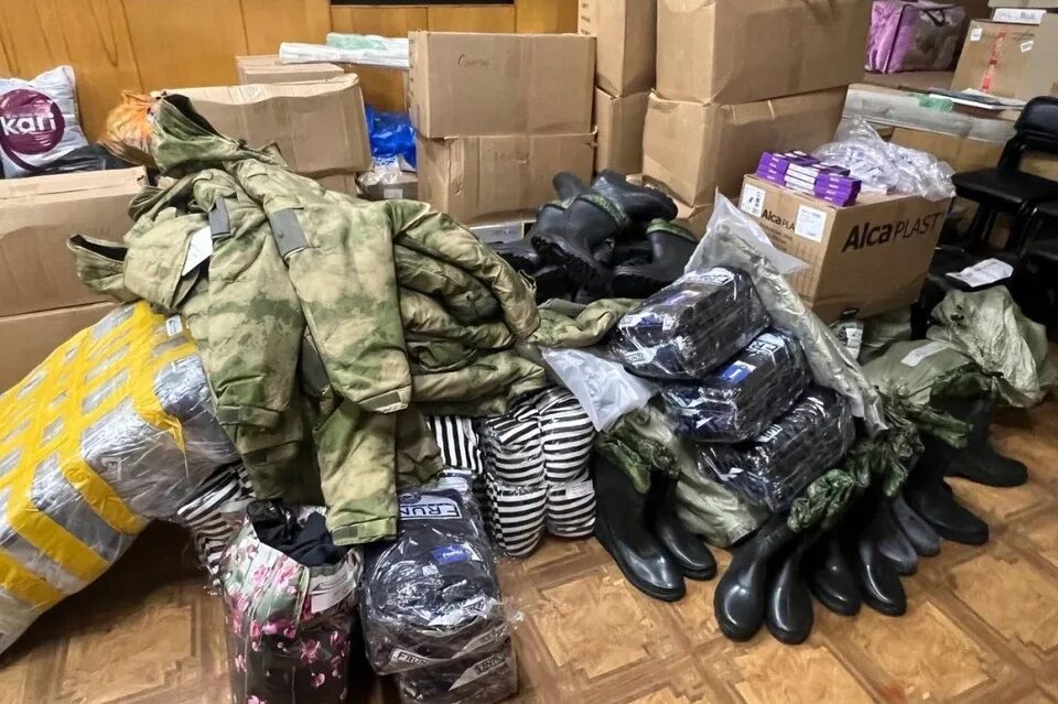 Сборы в новосибирске. Сборы в новосибирске. Пункт сбора гуманитарной помощи в новосибирске. Мобилизация новосибирск 2022. Нужна помощь беженцам картинка.