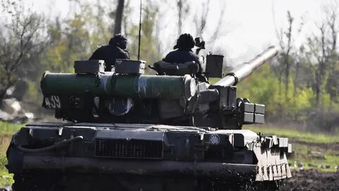 Видео боя брэдли и т 90