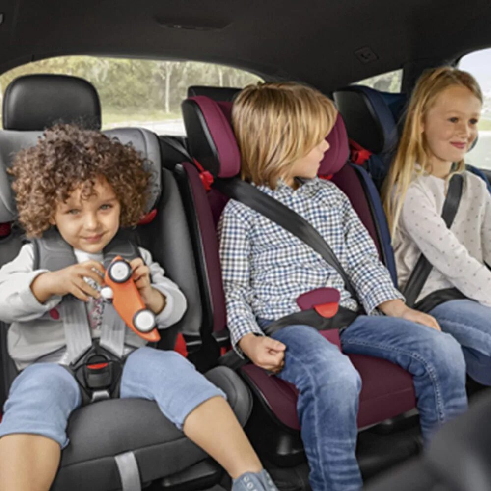 Безопасность ребенка на заднем сидение автомобиля. Britax Romer Advansafix IV R. Britax Advansafix 4 r. Britax Romer Advansafix 2. Автокресло Britax Romer Advansafix.