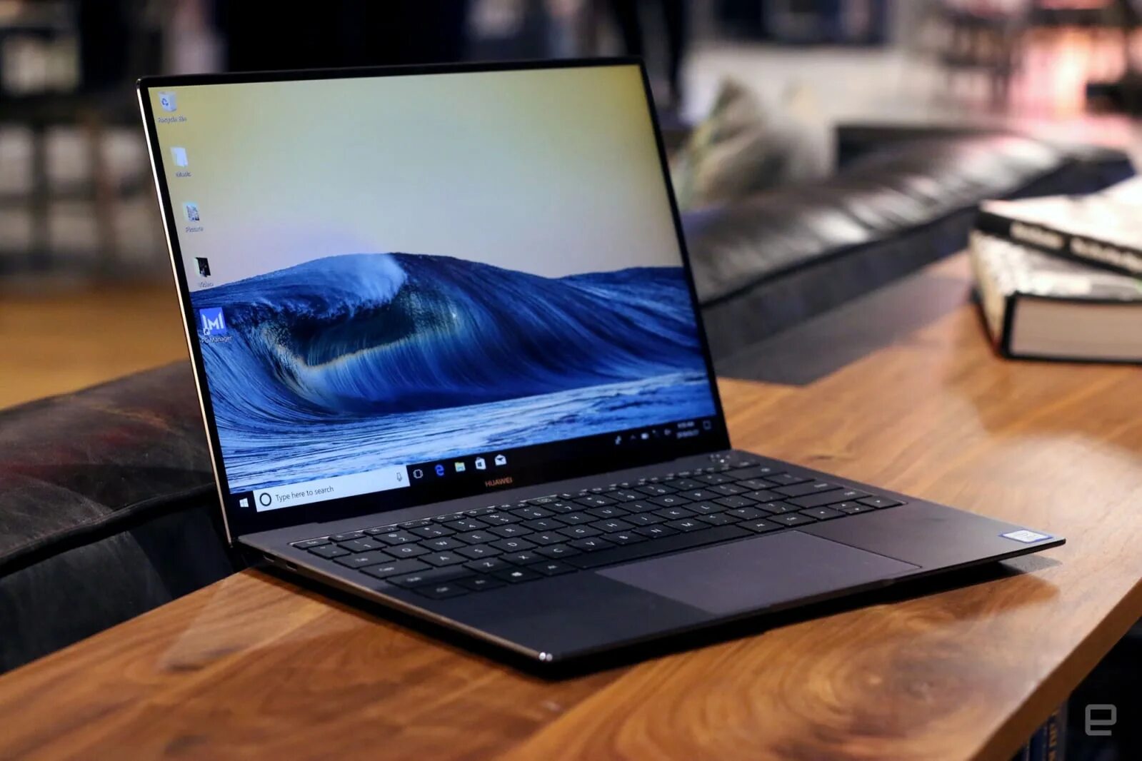 Huawei matebook камера. Huawei MATEBOOK X Pro. Ноутбук Хуавей MATEBOOK X Pro. Huawei MATEBOOK 13 Pro. Ноутбук Huawei MATEBOOK.