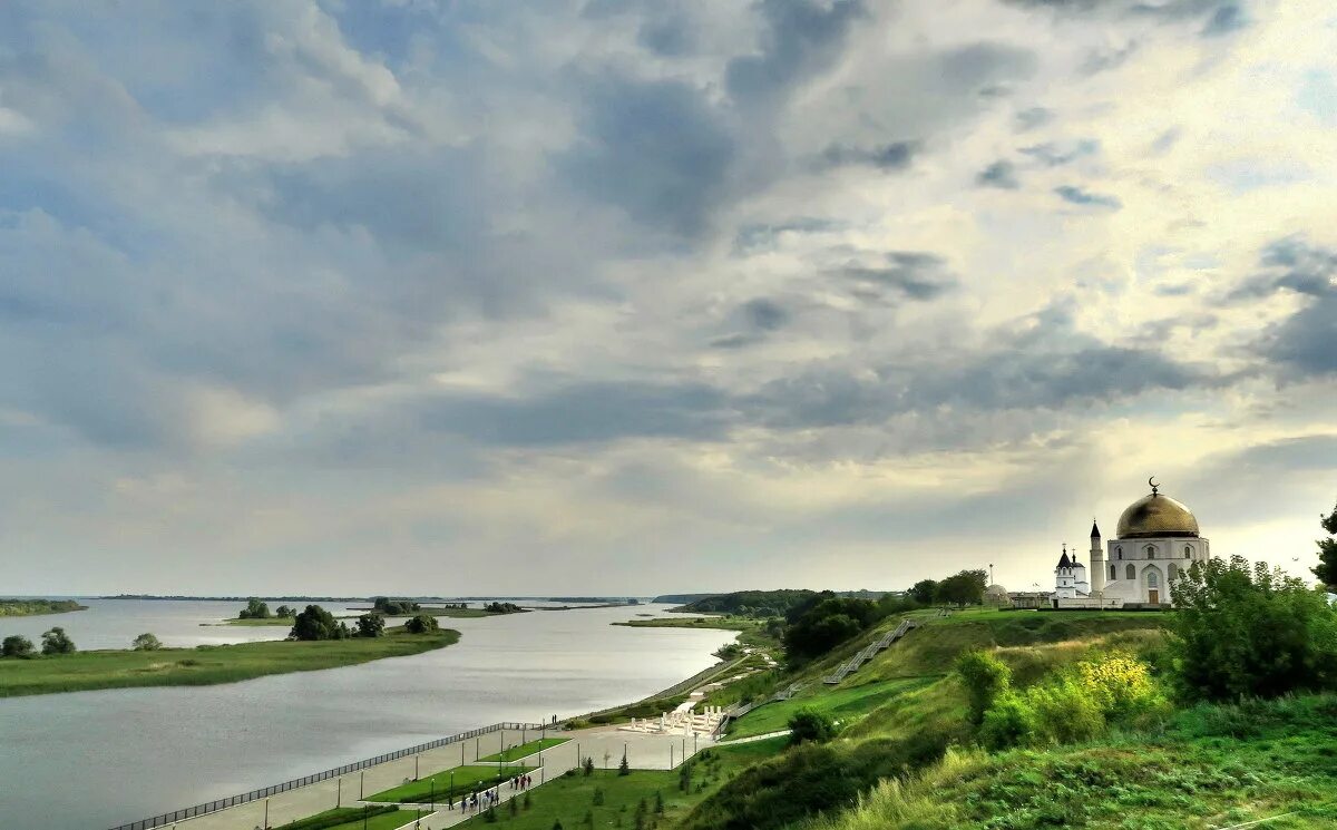 Река волга в татарстане. Великий Булгар Волга. Булгар Казань Волга. Волга Болгар Пристань. Город музей Булгар на Волге.