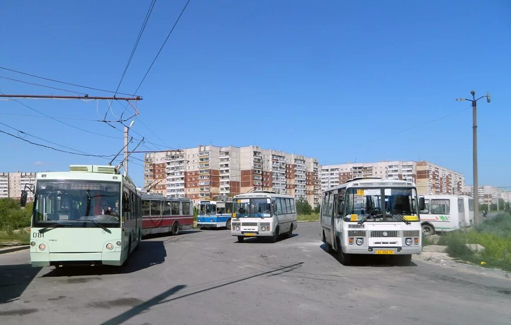 Автобусы дзержинск автовокзал. Дзержинск 2005. МУП экспресс Дзержинск автобусы. Дзержинск 2005 год. Троллейбус Дзержинск.