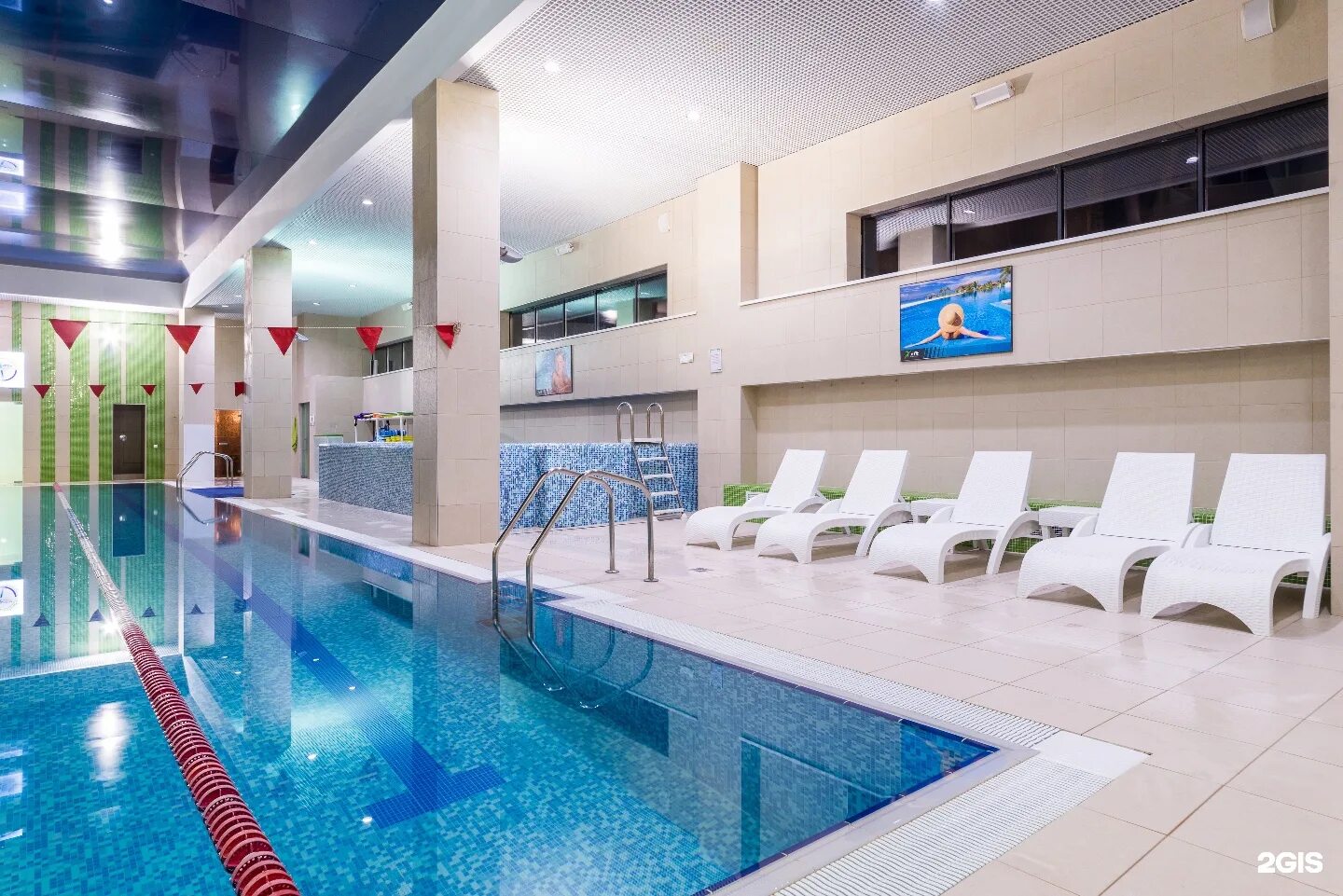 X fit фитнес клуб. X Fit Нагатинская. XFIT Авиамоторная бассейн. X-Fit бассейн Москва. X Fit на Авиамоторной бассейн.