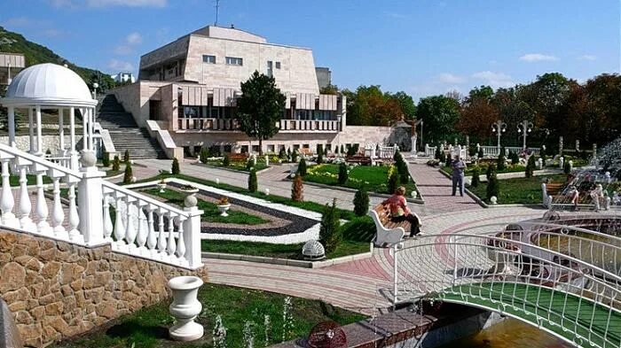 город пятигорск посёлок нижняя. пятигорск центральная улица. пятигорск центр фото. тц центральный пятигорск. пятигорск центр города.