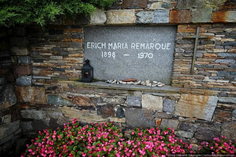 Э м место. Могила Эриха Марии Ремарка. Кладбище Ронко в кантоне Тичино.