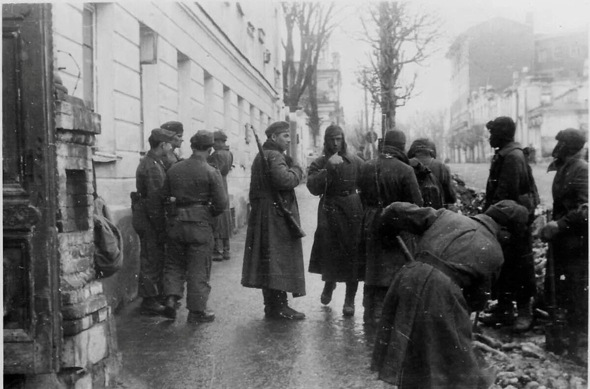 Смоленск 1941 военнопленные. Смоленский лагерь 126 для военнопленных. Военнопленные смоленск. Военнопленные смоленск. Военнопленные смоленск.