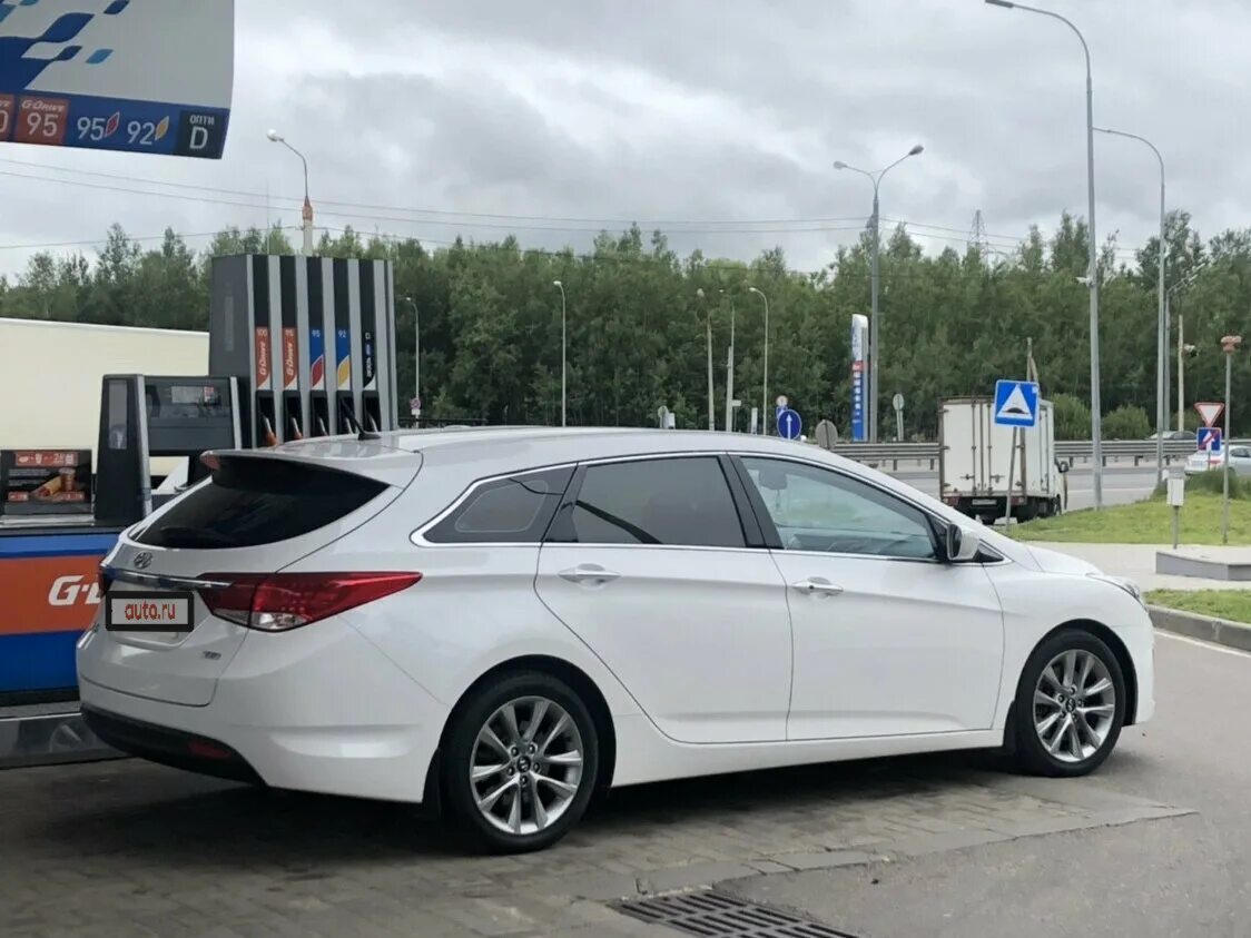 Купить хендай 40 с пробегом. Hyundai i40 универсал. Хендай i40 универсал белый. Хендай i40 универсал 2014. Хендай ай 40 универсал.