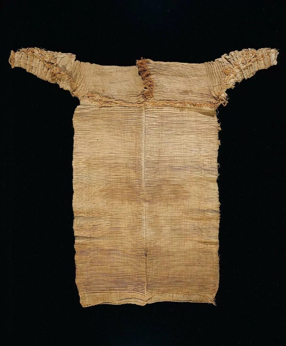 Самая 1 одежда в мире. Льняные ткани древнего Египта. Древняя Египетская ткань льняная. Льняная рубаха из гробницы Тутанхамона. Льняная одежда в древнем Египте.