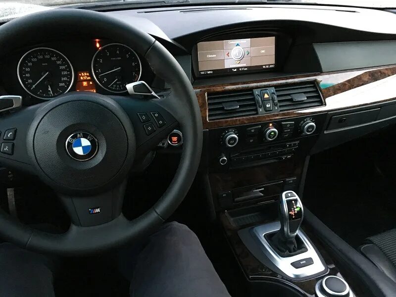 Комплектации BMW e60. BMW e60 2.5. BMW e60 салон. BMW e60 2.2.