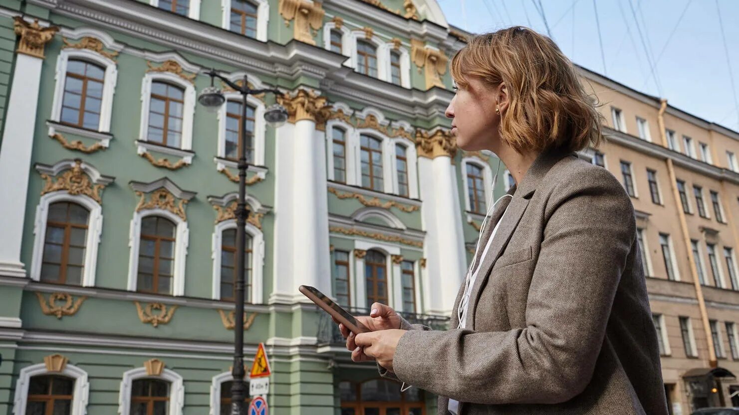 Жёлтый дом на гагаринской санкт-петербург. Двор дома бака (кирочная ул. Санкт-петербург зима забурдаев. Оставайтесь дома петербург. Жители петербурга.