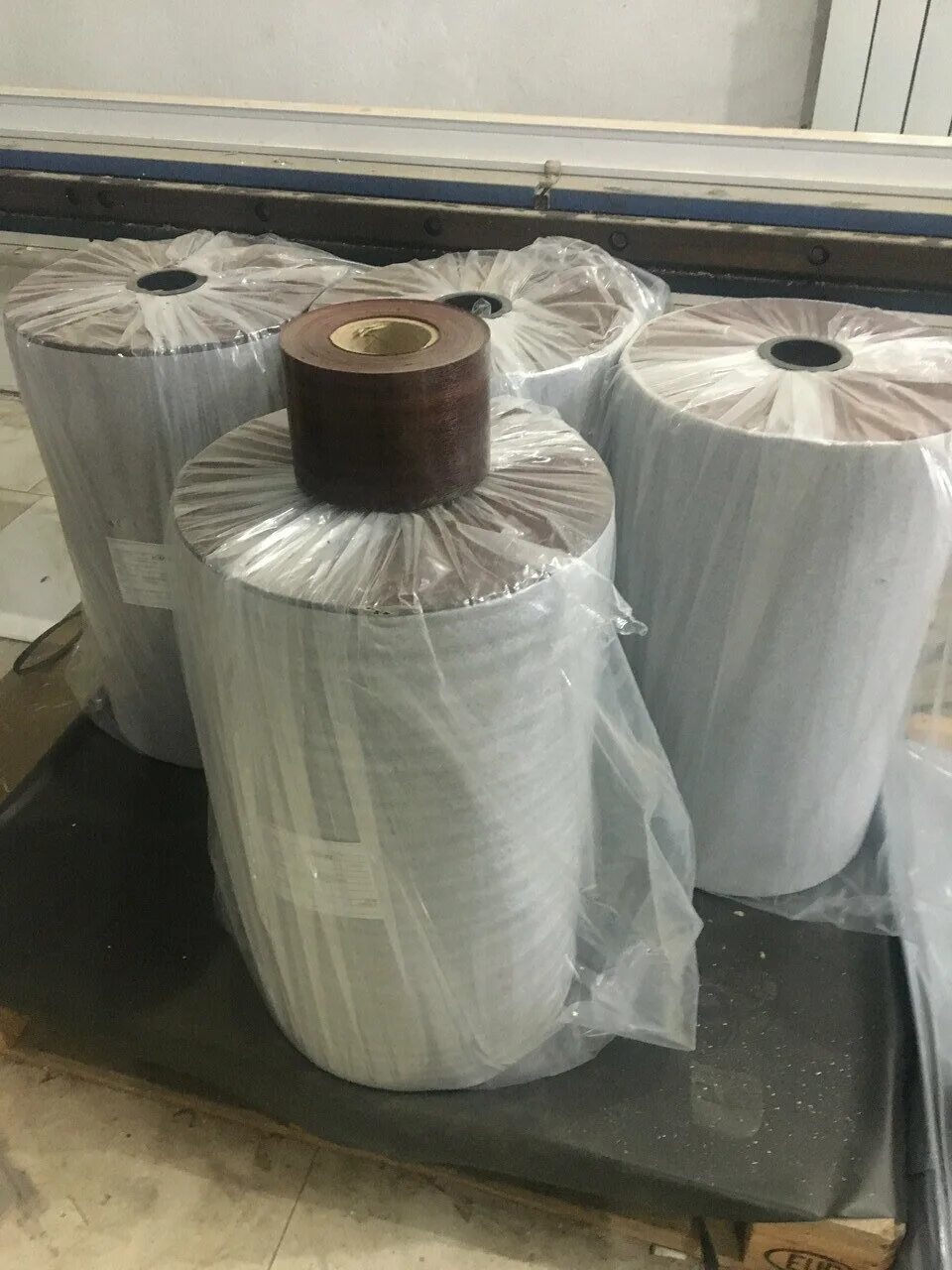 Ламинирование пленкой пвх. Ламинация профиля пвх. Пленка для ламината. Пленка office kit plp10601. Пленка пвх самоклеющаяся.