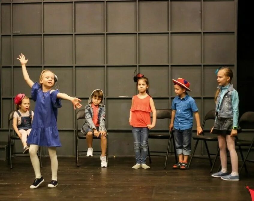 Актерская школа минск. Актерские курсы для подростков. Что такое воображение в актерском мастерстве. Актерское мастерство для детей. Школа актёрского мастерства олега жирицкого.