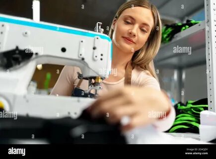 Работа швеей мотористкой