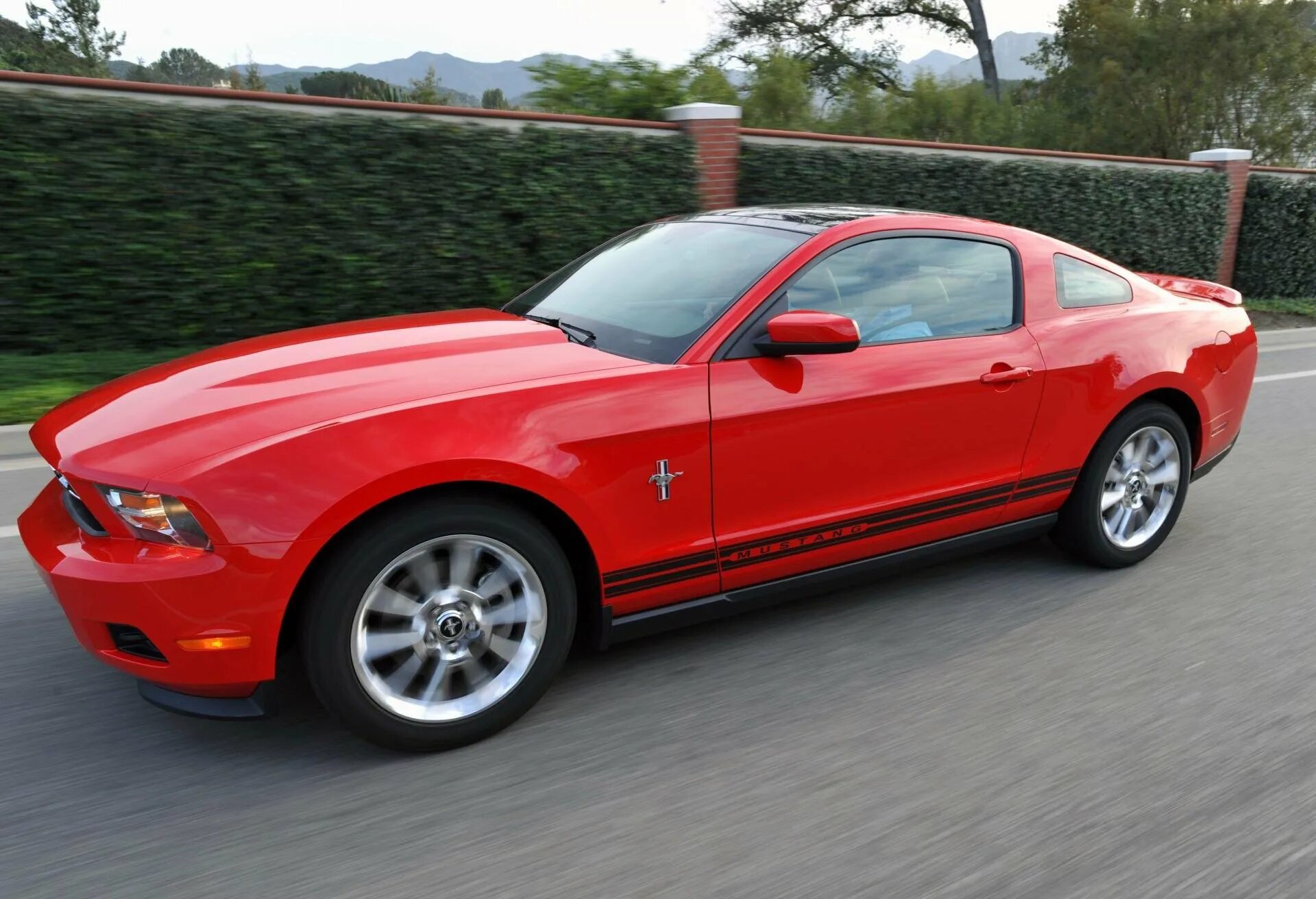 Ford mustang gt 2005. Мустанг 2011 v6. Форд мустанг купе. Форд мустанг 2022. 911 форд мустанг.