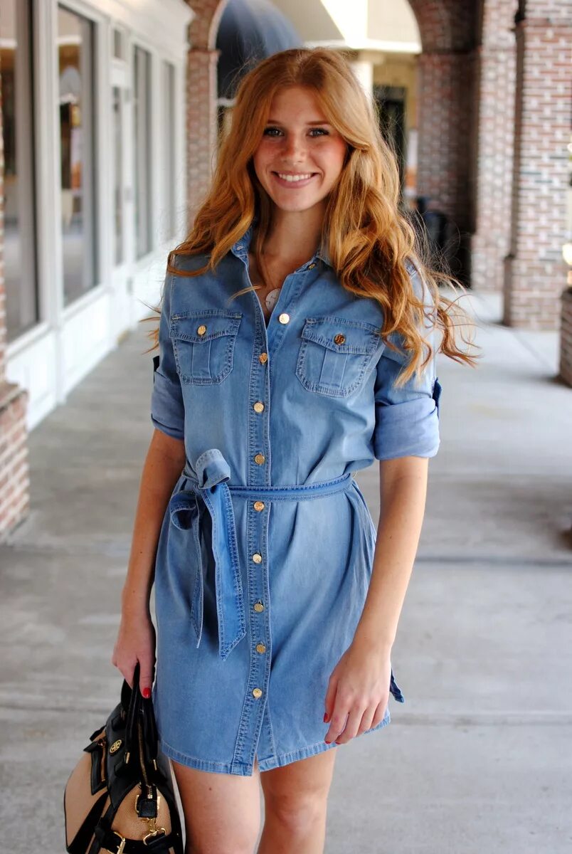 Джинсовые комбинезоны ralf lauren. Джинсовые платья для женщин. Тотал деним лук. Женские джинсовые комбинезон тренд 2022. Джинсы в стиле бохо.