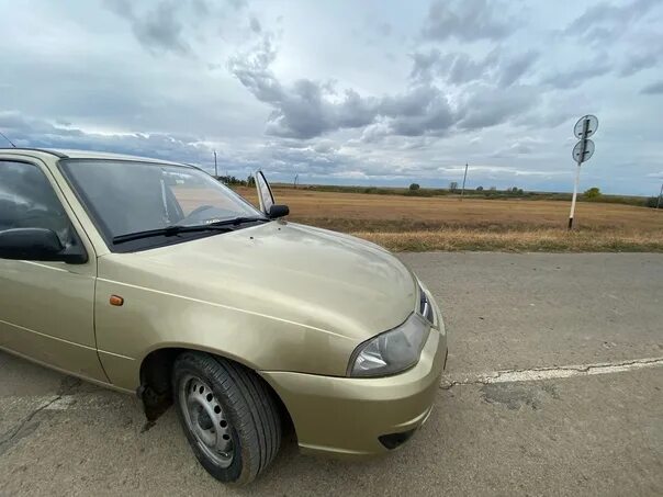 Купить машину в волгоградской области. Daewoo Nexia моделька. Авито Волгоградская область машины. Машина в Волгограде 2 местная желтая. Купить бу машину в Волгограде.