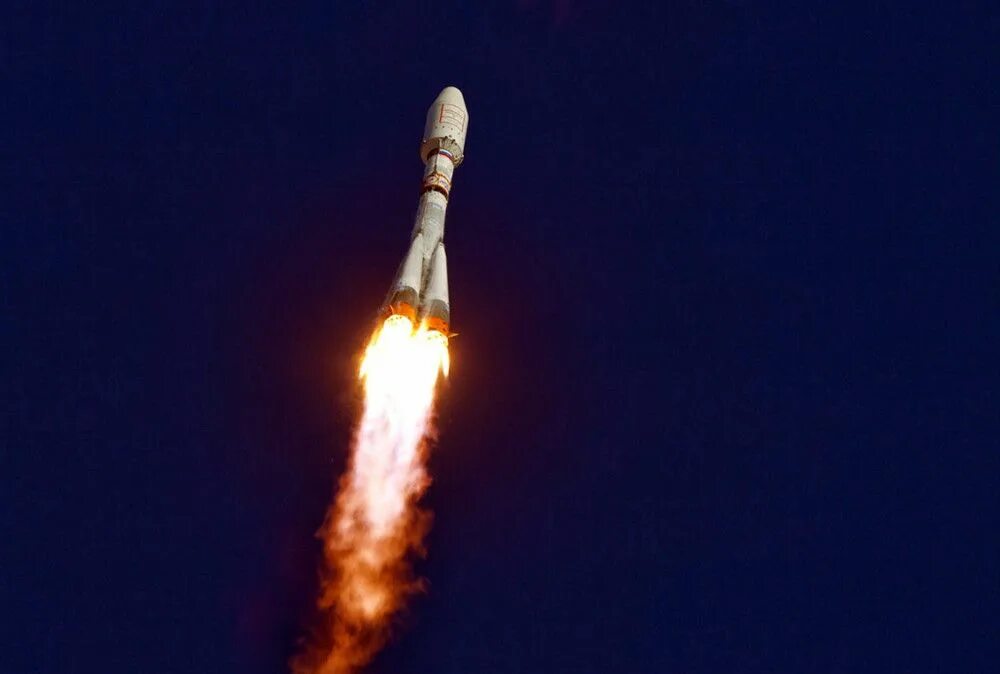 Космическая ракета спутник. Ракетоноситель союз 2.1.б. союз м1 ракета. космические ракеты россии союз.1.2а. спутник союз 2 ссср.