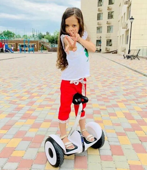 Нормы веса и роста у детей таблица по годам до 18. Железнодорожный билет стоит 720 рублей стоимость 50 билета. Насколько растет человек в год. Сколько взрослый стоит и детский. Рост взрослого человека.