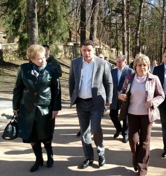 1000 школа кисловодск. Новые памятники кисловодска. Кто сегодня приехал в кисловодск. Кто сегодня приехал в кисловодск. Жители кисловодска.