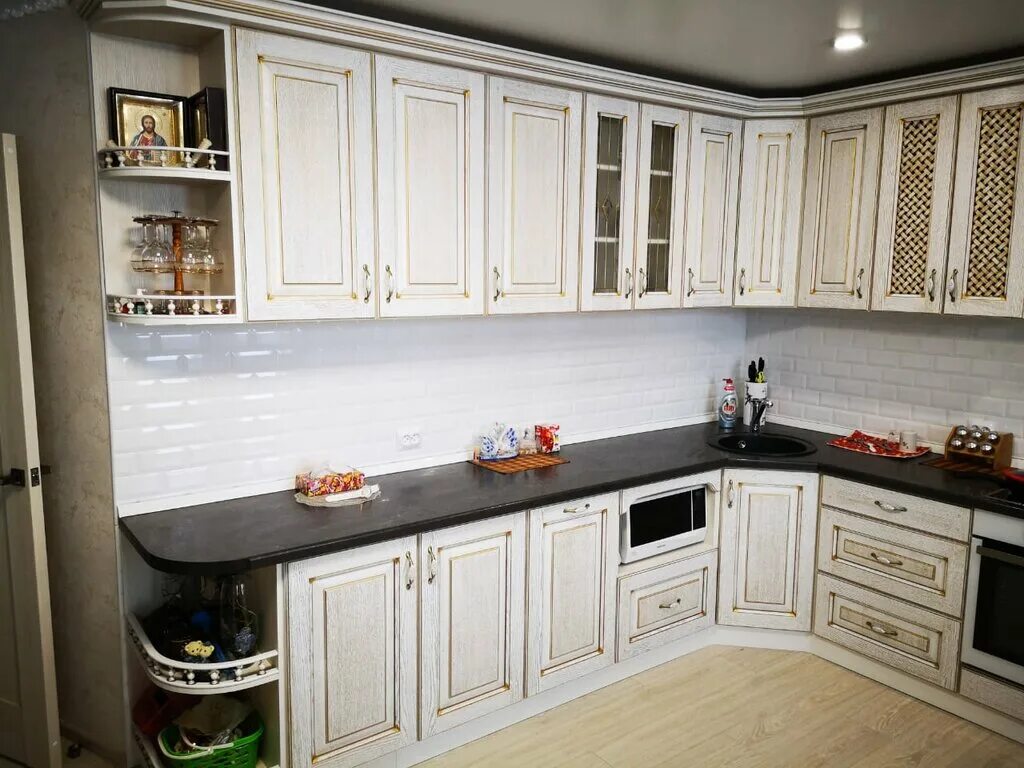 кухня прямая. обои для кухни ленинск кузнецкий. красные кухни. губкин мебель кухни ип демина. красная кухня икеа.