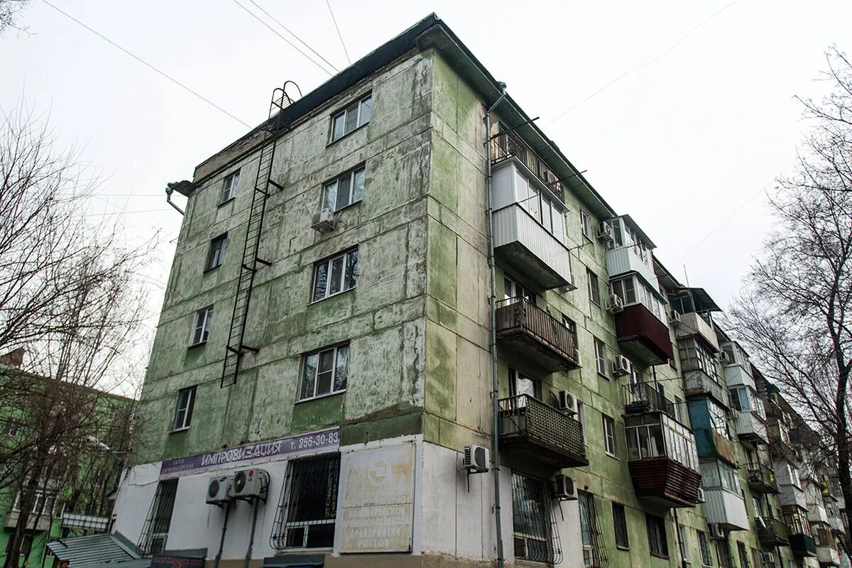 Четырехэтажная хрущевка казань. Панельная хрущёвка серии 1-335. Хрущевка спб. Сколько лет стоят хрущевки. Хрущевка кирпичная 1-464.