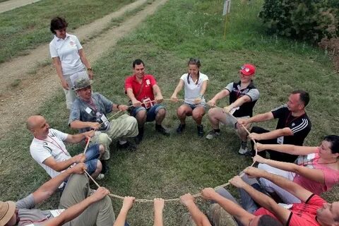 Ребята построить
