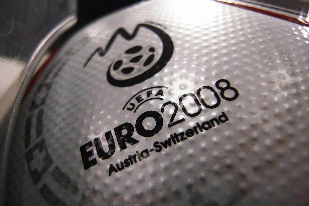 Европас. Футбольный мяч адидас европас. adidas europass 2008. europass мяч.