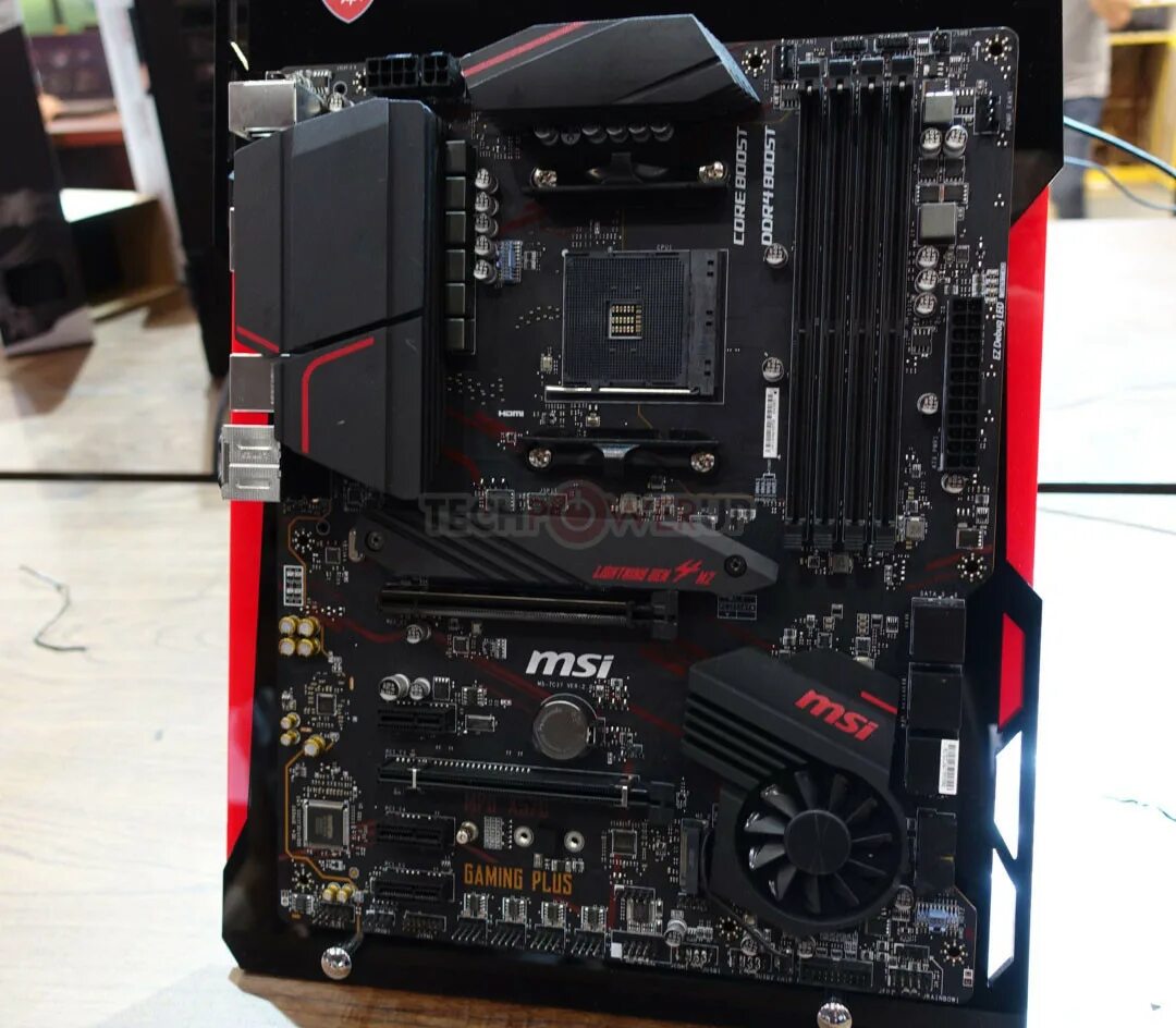 Msi x670e gaming plus wifi. MSI 570 motherboard. MSI mpg x570. MSI x570 Gaming Plus. MSI mpg x570 Gaming Plus.